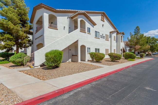 Building Photo - HCVP considered!  SAHARA & SLOAN AREA/ GAT...