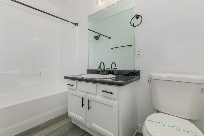 Foto del edificio - Vertical East Apartments