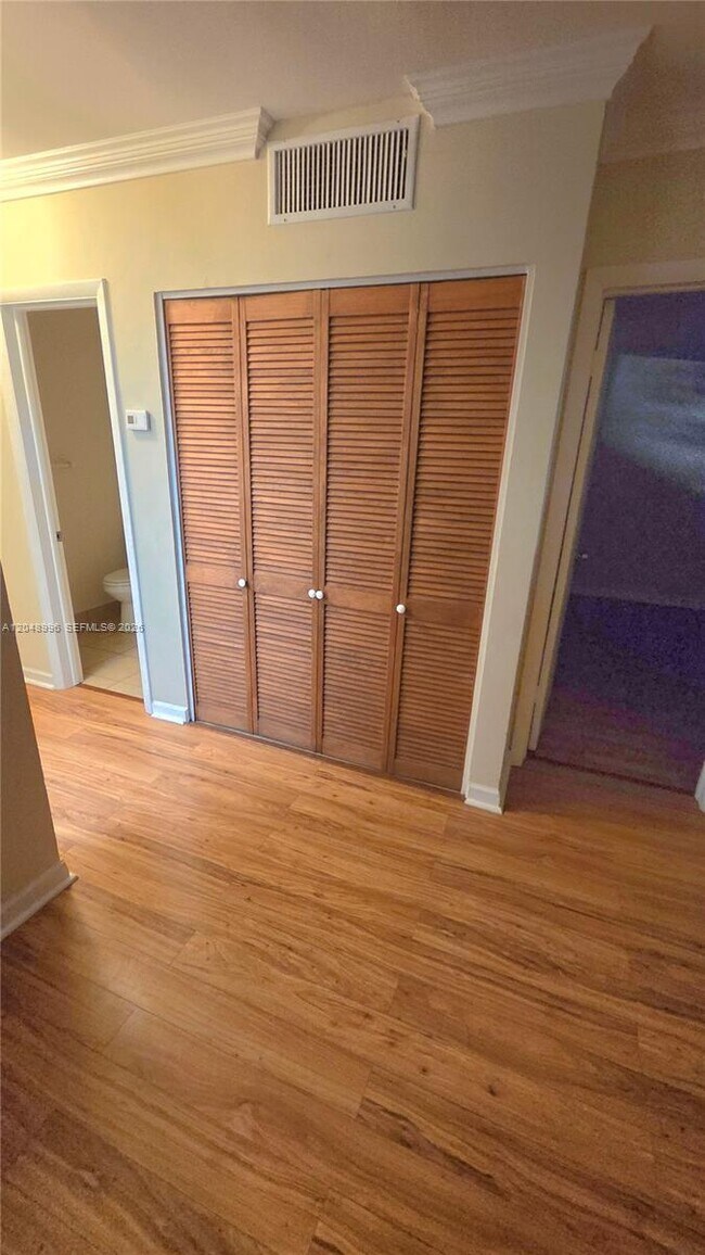 Building Photo - 201 SE 6th Ave
