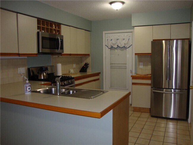 Foto del edificio - 942 Halifax Dr