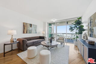 Foto del edificio - 13650 Marina Pointe Dr