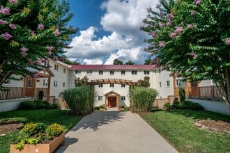 Building Photo - 1104 N Greensboro St