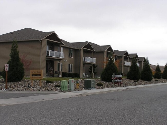 Building Photo - 60 Beacon Dr