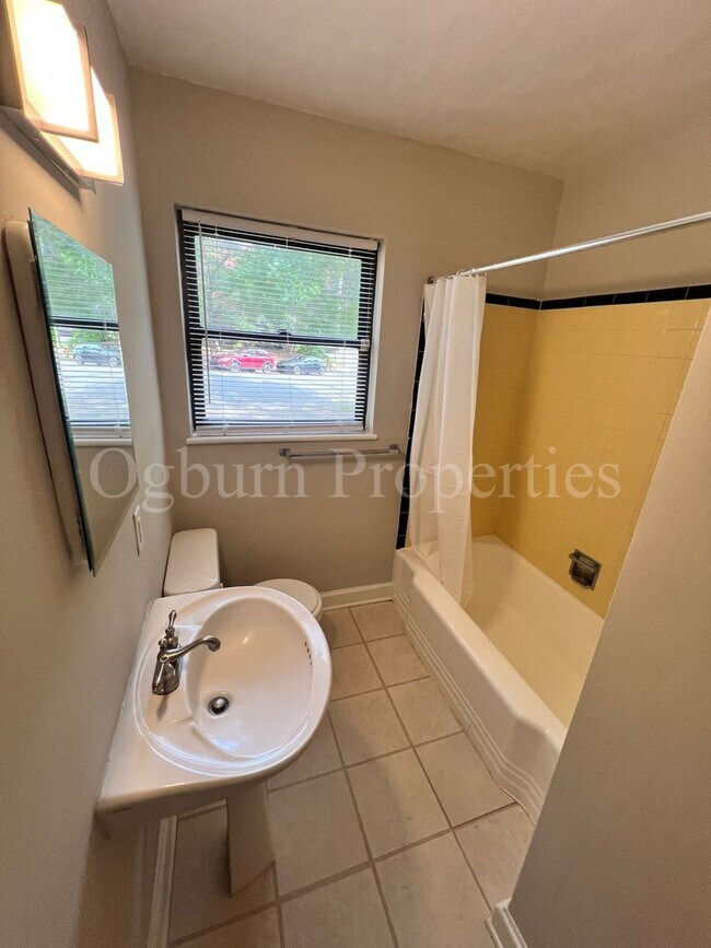Building Photo - 605010 - PILOT VIEW/CAROLINA AVENUE
