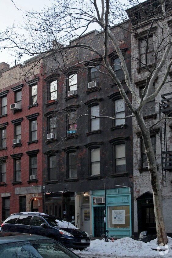 Foto del edificio - 405-407 W 44th St