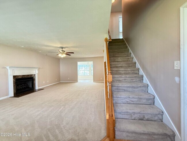 Building Photo - 157 Mendover Dr