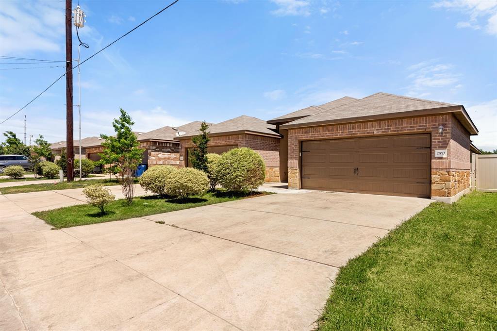Primary Photo - 2573 Pahmeyer Rd