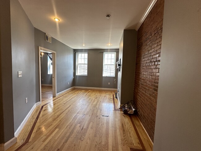 Building Photo - 66 Beacon St
