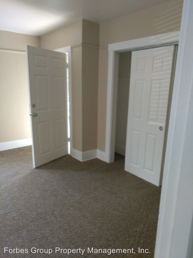 Building Photo - 1 br, 1 bath Apartment - 182 N. 11th St.