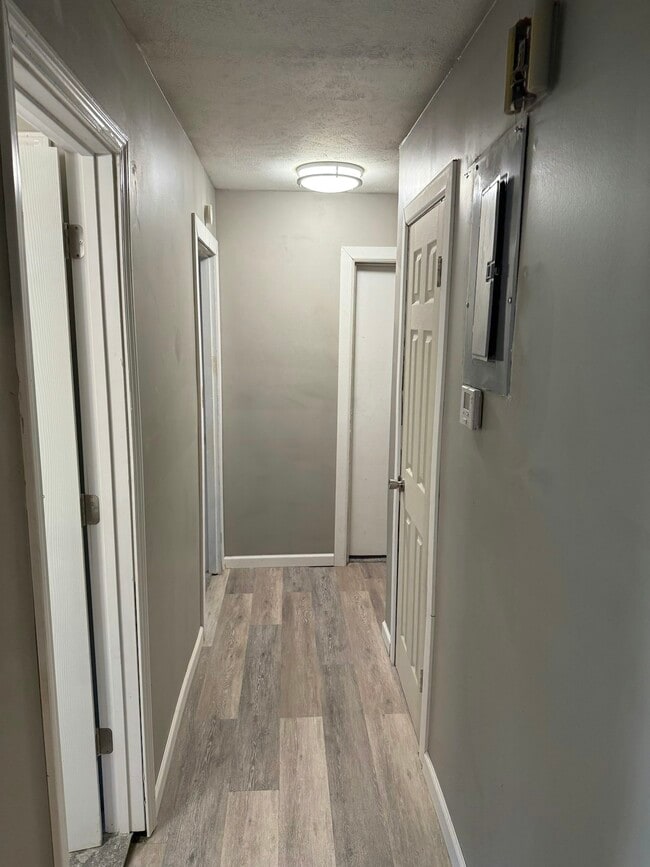 Photo - 1063 Capri Cir House