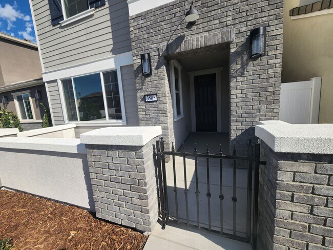 Building Photo - 3 br, 2.5 bath House - 3505 Pelican Court