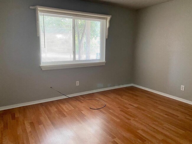 Foto del edificio - 5630 Brookview Ct