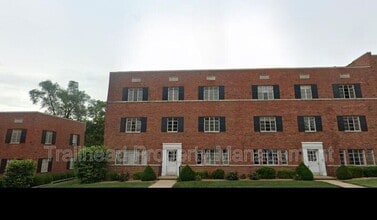 Building Photo - 300 E Gregory Blvd