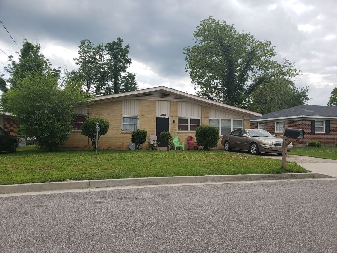 3/4 BR Brick ranch - 3/4 BR  Brick ranch