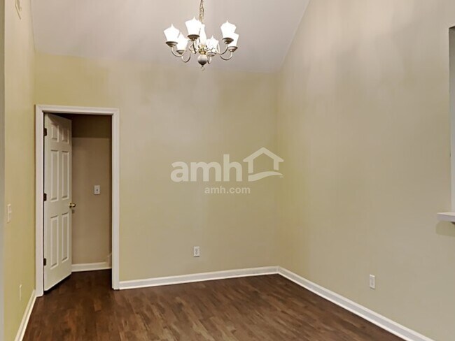 Foto del edificio - 4604 Young Deer Dr