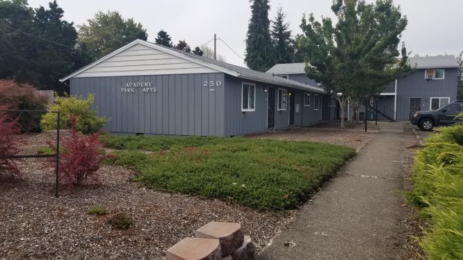 Building Photo - 250 S Main St