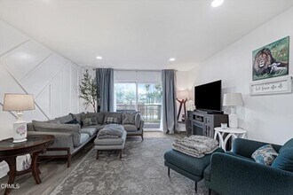 Building Photo - 660 Sunfish Way