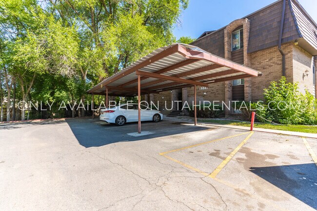 Foto del edificio - 4884 S Highland Cir
