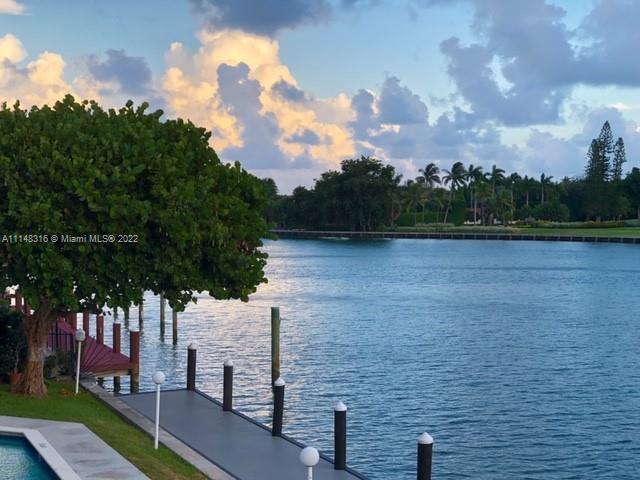 Building Photo - 9250 W Bay Harbor Dr