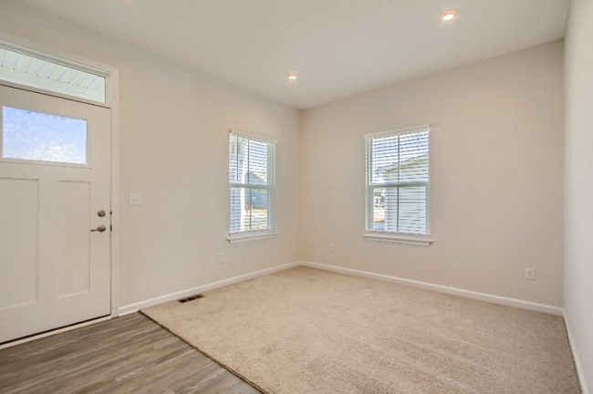 Building Photo - 146 Brets Ln