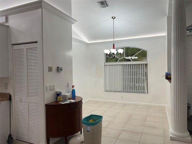 Building Photo - 7400 SW 37th Ct