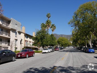 Foto principal - 617 E Angeleno Ave