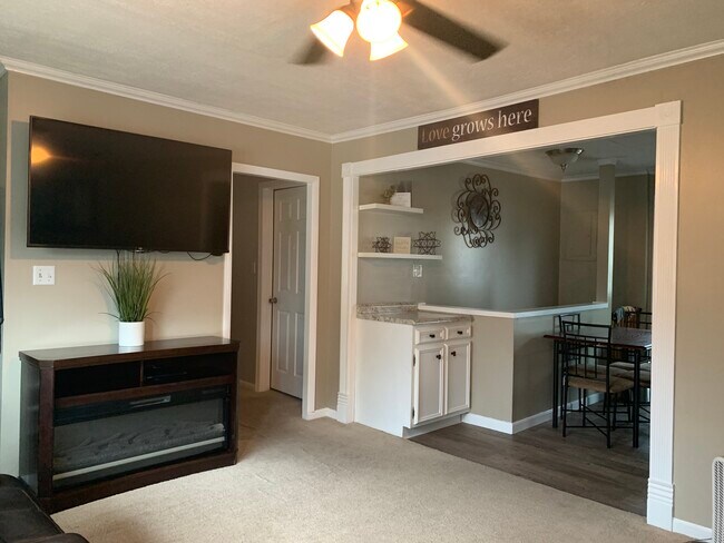 Building Photo - 2846 Kerwood Dr