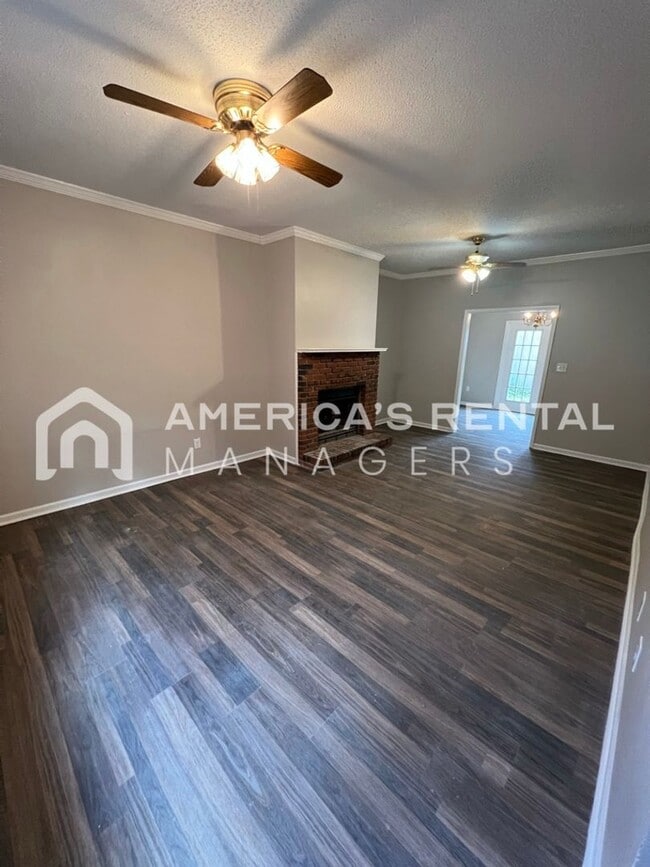 Building Photo - MOVE-IN SPECIAL!!! - Townhome For Rent In Pelham!!! Available NOW!! - RECEIVE A $500 GIFT CARD AF...