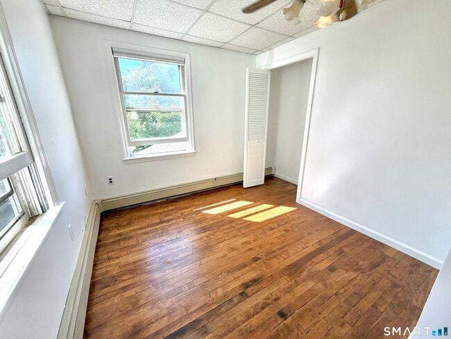 Building Photo - 460 Stonybrook Rd