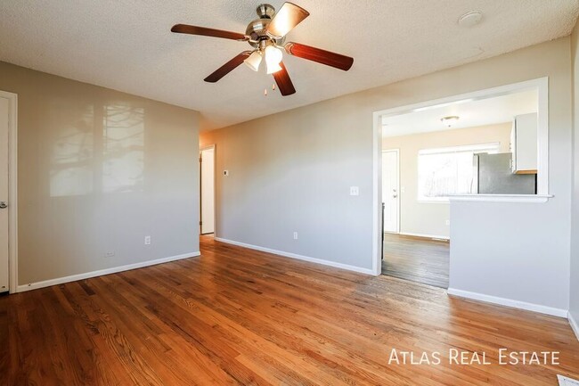 Building Photo - 730 S Oakland St