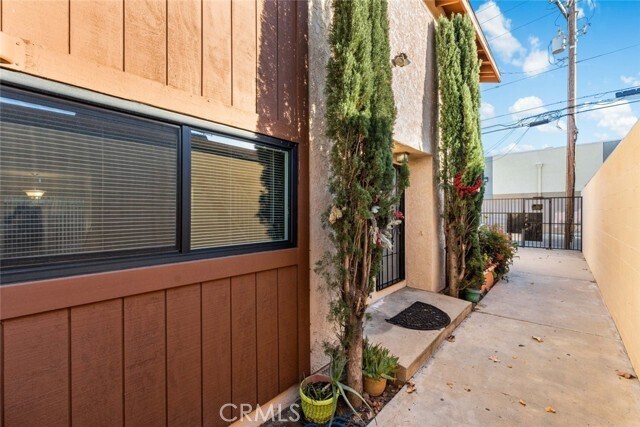 Foto del edificio - 324 E Ave Q7