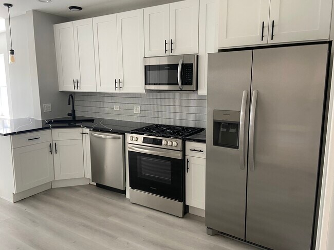 Foto del edificio - 7942 S Lafayette Ave