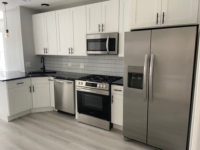 Building Photo - 7942 S Lafayette Ave