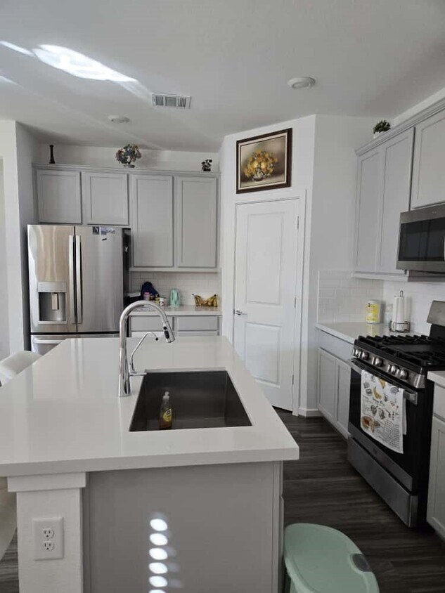 Foto principal - 7122 Clearwater Cv Dr