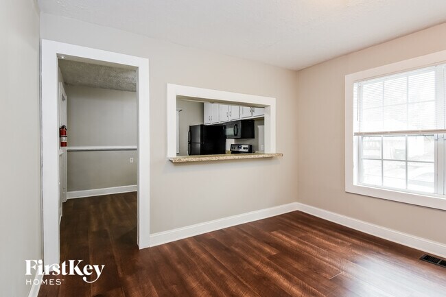 Foto del edificio - 1583 Pineview Terrace SW
