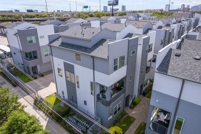 Foto del edificio - 2721 Eado Grove Ln
