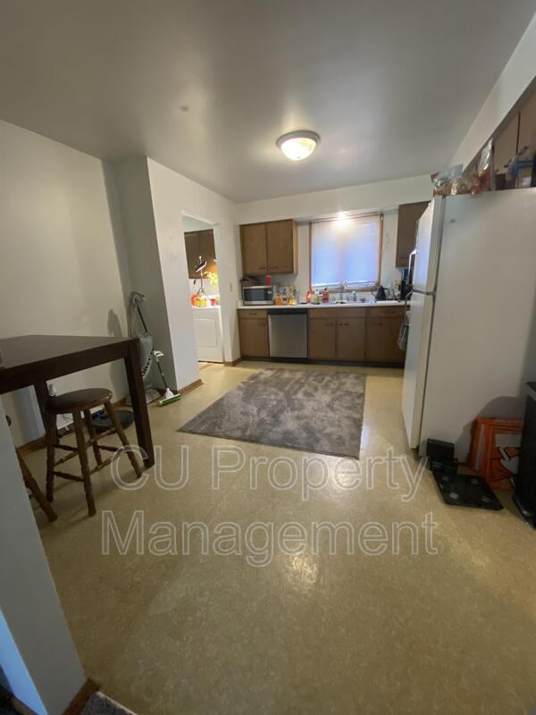 Foto del edificio - 803 E Harding Dr