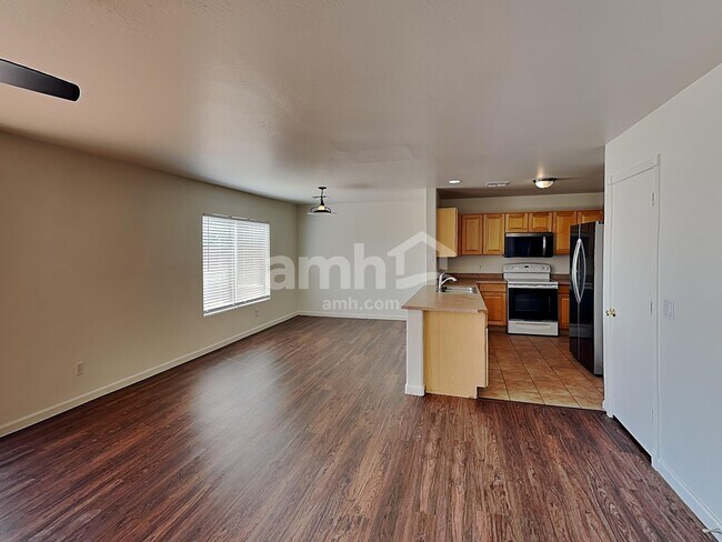 Building Photo - 11801 N Olive St