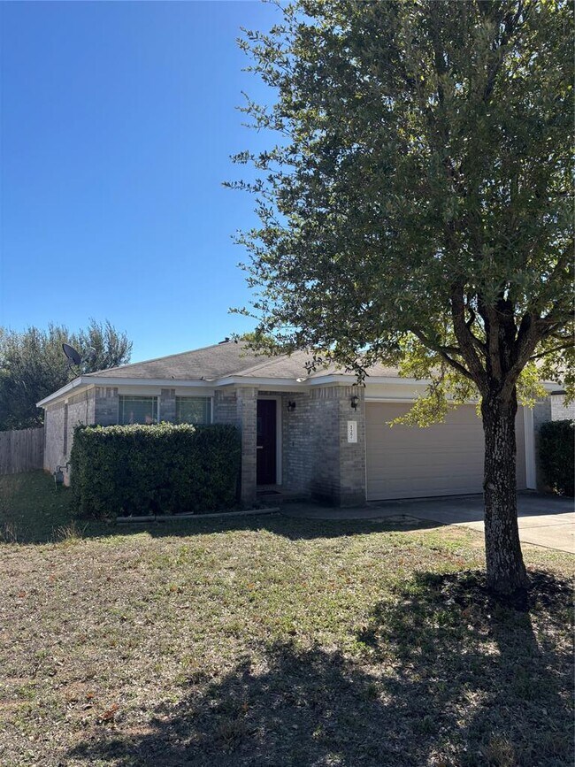 Foto del edificio - 127 Salado Dr