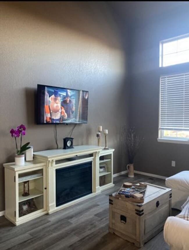 Building Photo - Rigden Farm Townhome in great location!