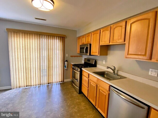 Building Photo - 1104 Coventry Way