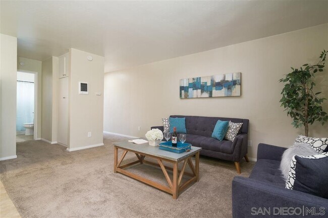 Building Photo - 7555 Linda Vista Rd