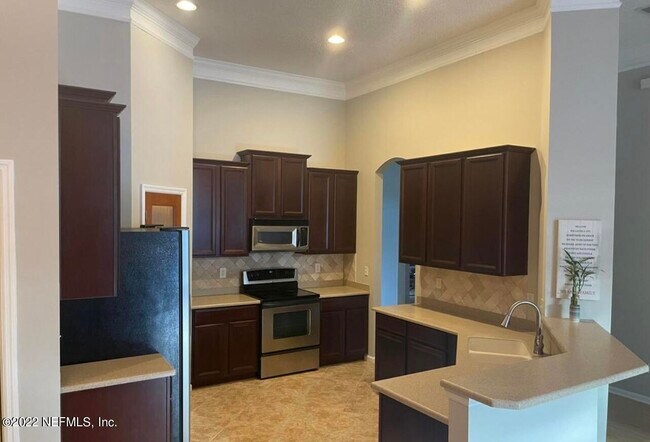 Building Photo - 512 Millhouse Ln