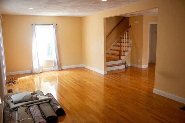 Building Photo - 4 Humphrey St