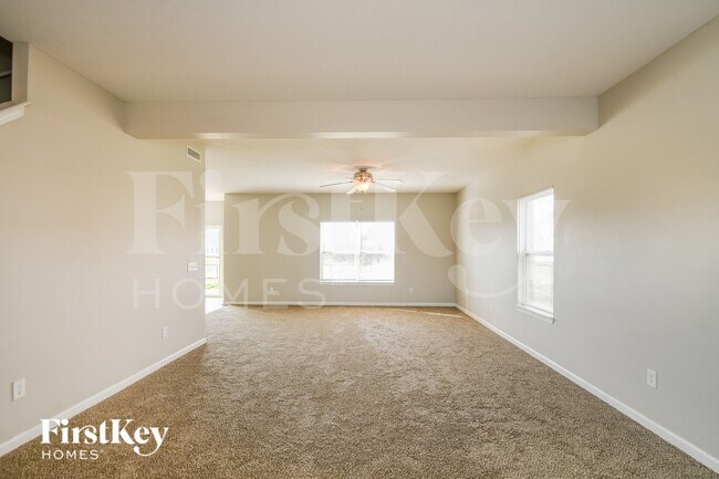 Foto del edificio - 8728 N Springview Dr
