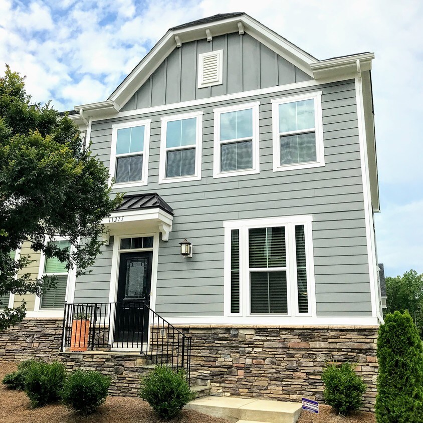 Large end unit - 11275 Bryton Pkwy