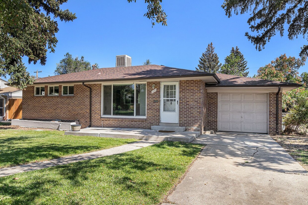 Primary Photo - Spacious 3 Bed 1 Bath in the heart of Sout...