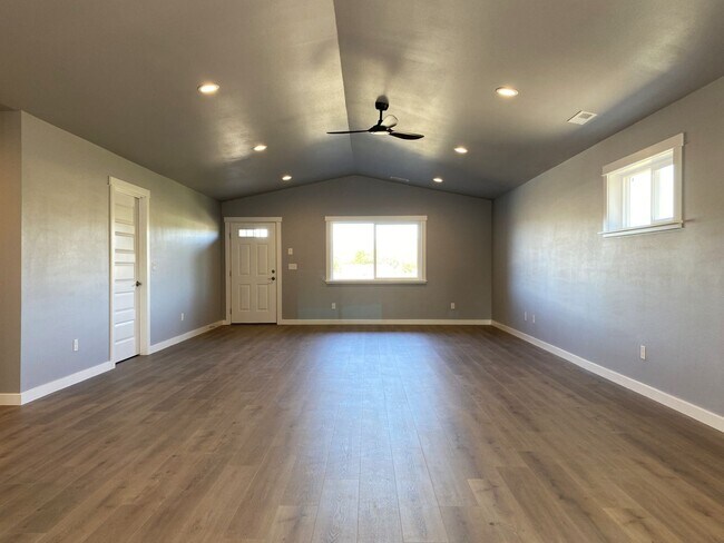Foto del edificio - 314 Lolly Ln