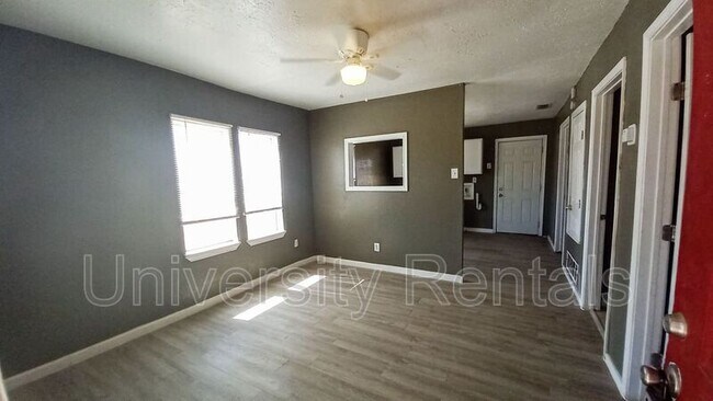 Building Photo - 112 79th St