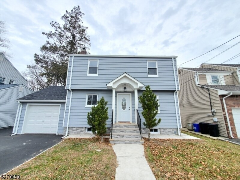 Primary Photo - 637 W Lake Ave